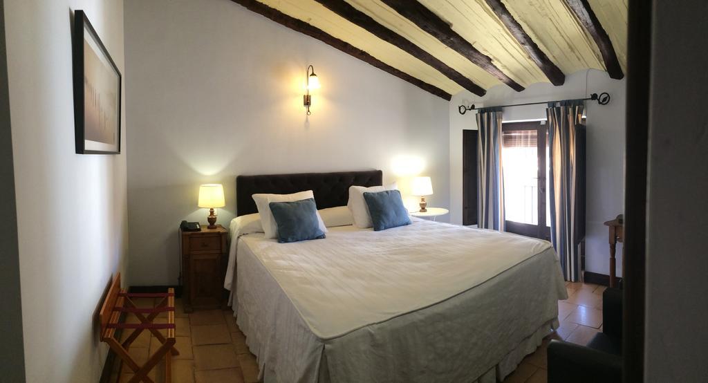 Hotel El Convent 1613 La Fresneda Værelse billede